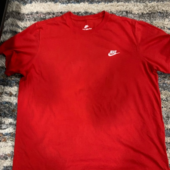 Nike Tee - Picture 2 of 4